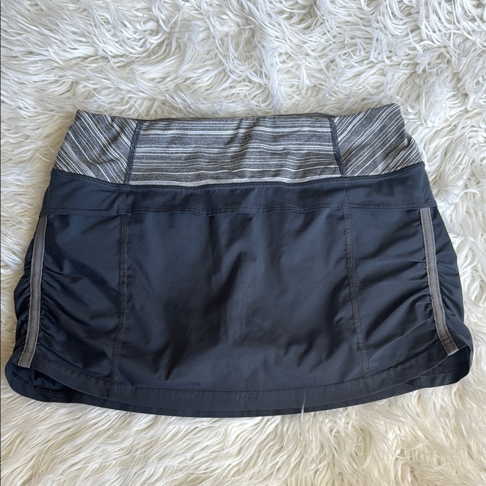 lululemon athletica Gray Skirt Sz 2